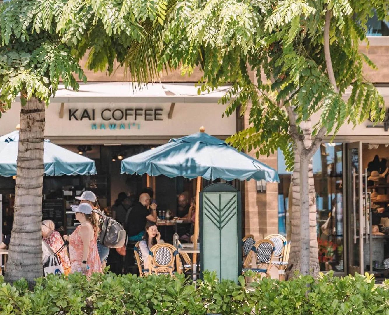 Aloha Vibes With Ocean Views, Near Beach & Parking! Honolulu