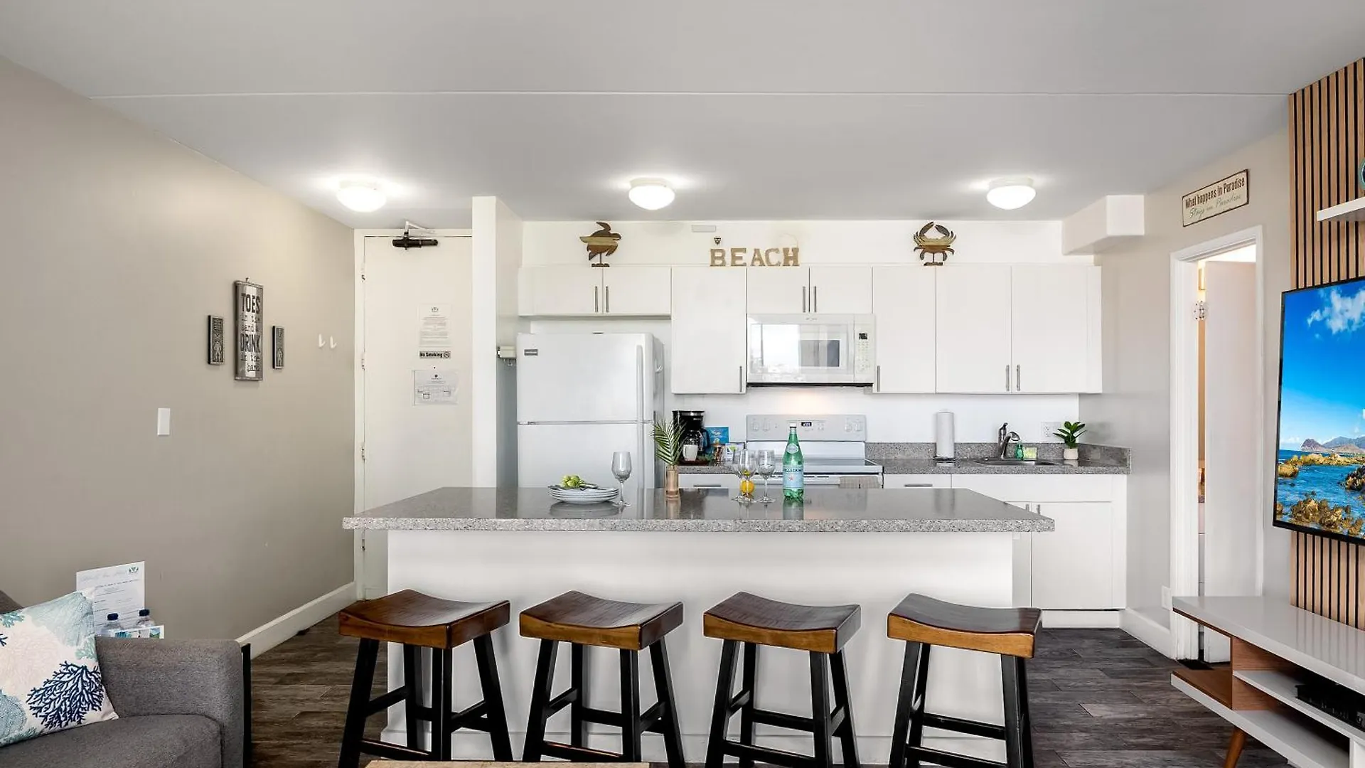 Apartment Aloha Vibes With Ocean Views, Near Beach & Parking! Honolulu