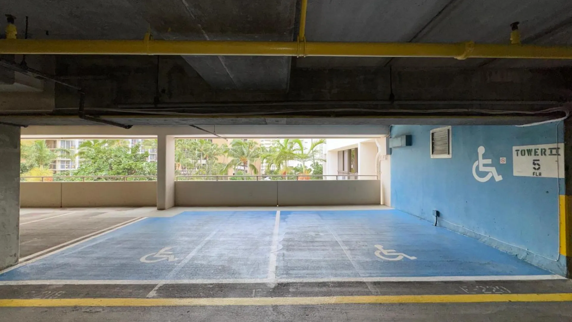 Aloha Vibes With Ocean Views, Near Beach & Parking! Honolulu USA