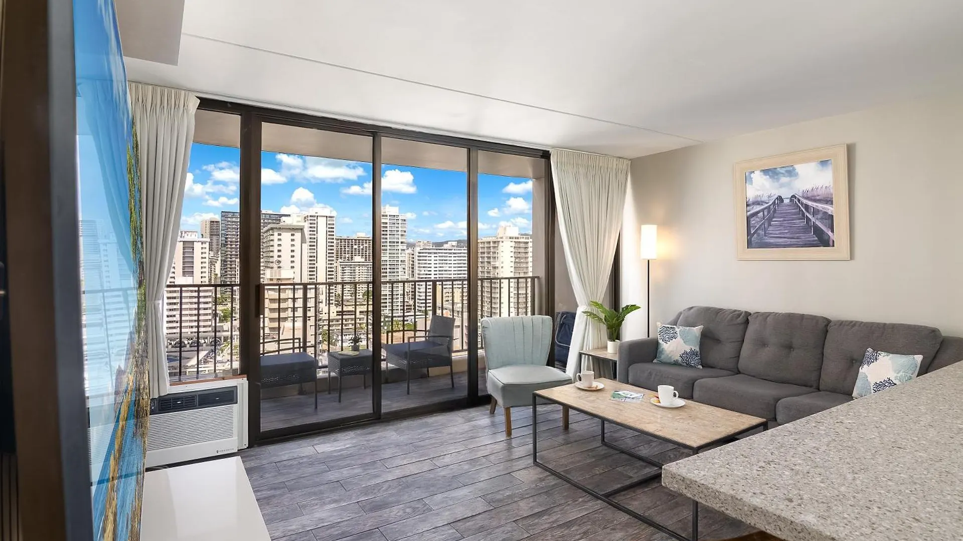 Aloha Vibes With Ocean Views, Near Beach & Parking! Honolulu 0*,