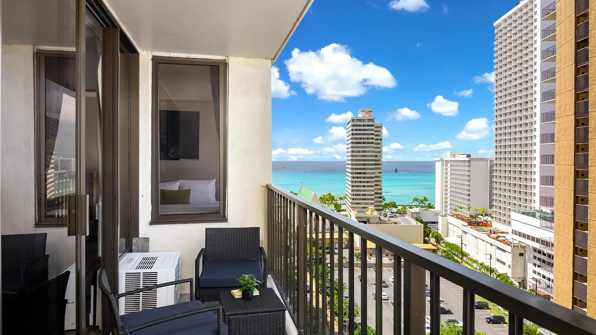 Apartmán Aloha Vibes With Ocean Views, Near Beach & Parking! Honolulu